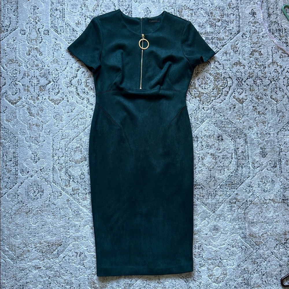 Calvin Klein Chic Dark Green Dress with Gold Zipper